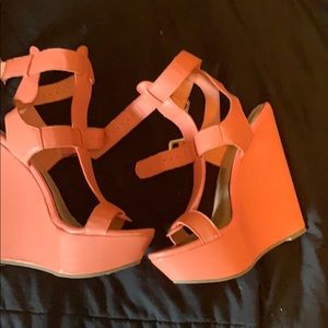 Can't wear heels anymore bad knees